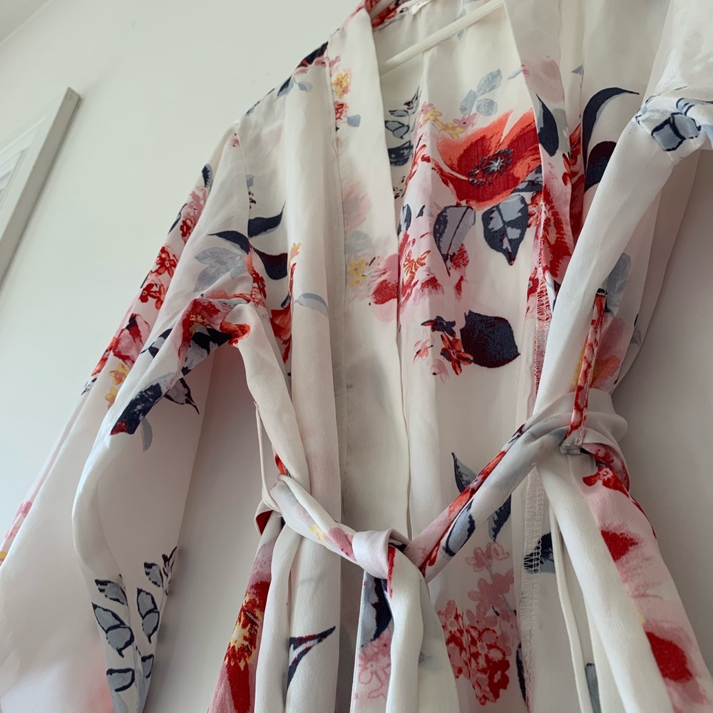 Rose & Vine Floral Robe - Picture 8 of 12